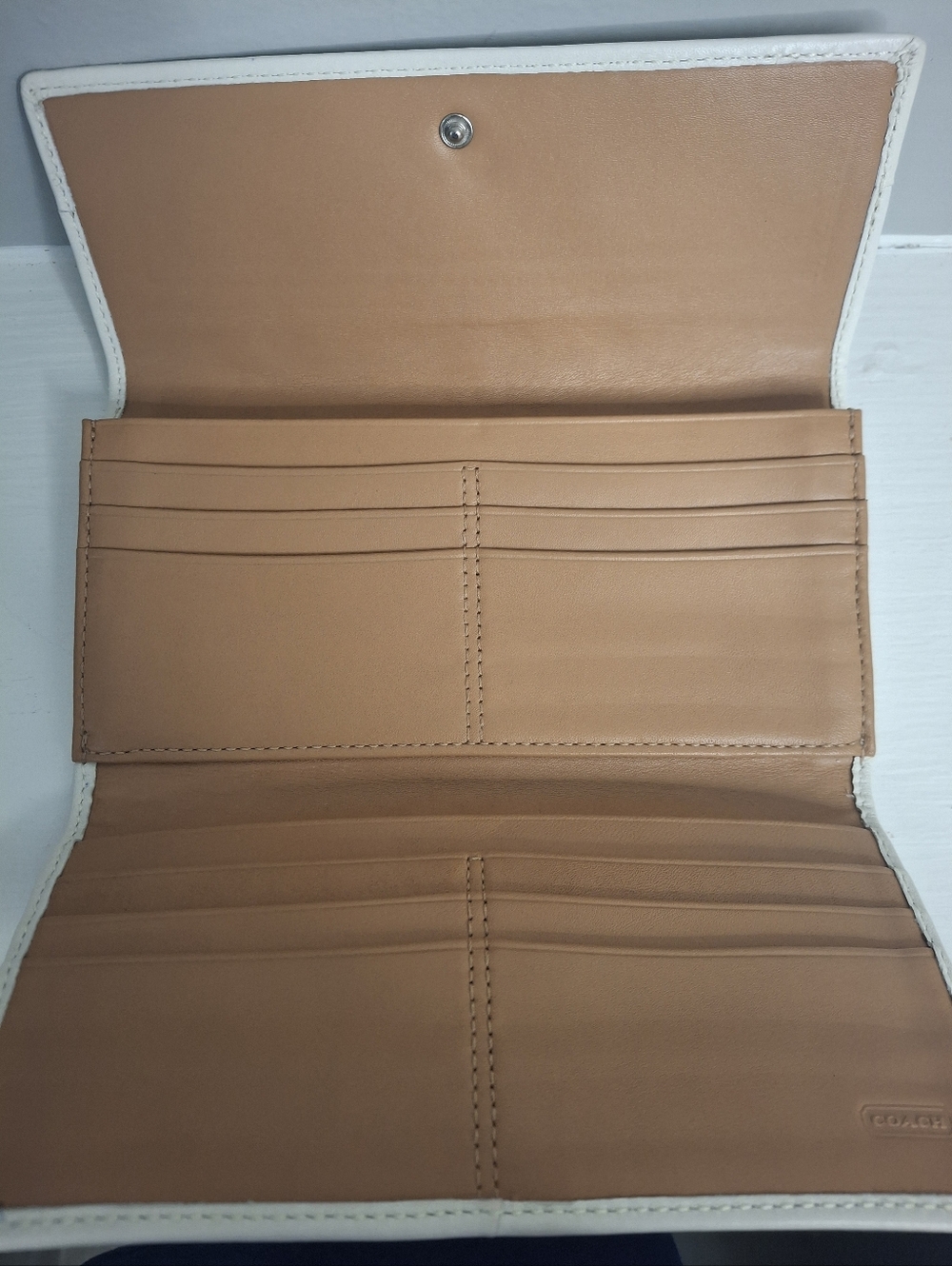 Coach Vintage Soho Pleated White Leather Wallet EUC - Picture 5 of 5